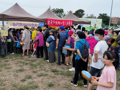 114年4月19日金門縣政府政風處攜手廉政志工「反貪倡廉」宣導活動2