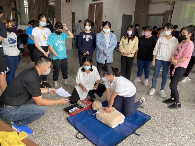 1111022辦理金門縣民眾急救教育(CPR AED)課程1.JPG