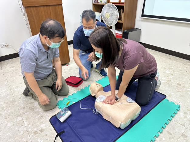 1120603辦理金寧衛生所員工急救教育訓練CPR AED課程2