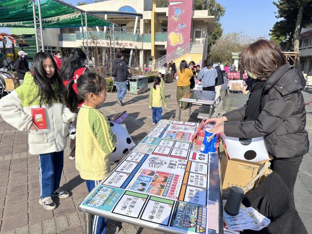 1140117配合金寧中小學附設幼兒園｢年貨大街親子活動」辦理腸病毒及各項傳染病防治宣導活動2