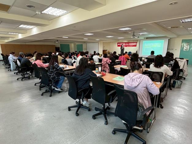 1141108失智服務人員4小時基礎訓練課程1