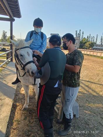 112年10月老兵重回牧馬場體驗