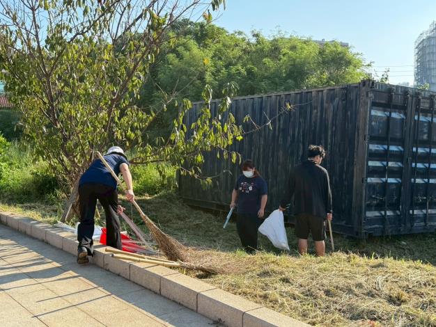 LINE_ALBUM_2025104_251007_10