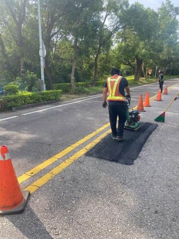 1131024道路破損修復-環島西路